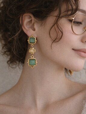 Timeless! Susan Shaw Charlotte Deux Tier French Glass Earrings Green